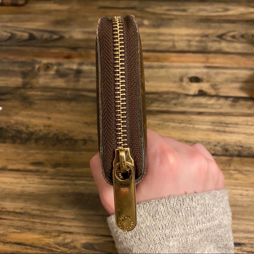Louis Vuitton Zippy Wallet - Picture 5 of 8
